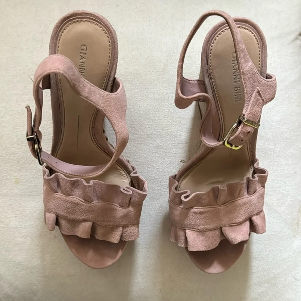 Gianni Bini pink suede espadrille platform‎ heels ruffle sandals Sz 10